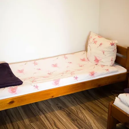 Albergue Okecie 39 - I Parking Blisko Lotnisko Okecie