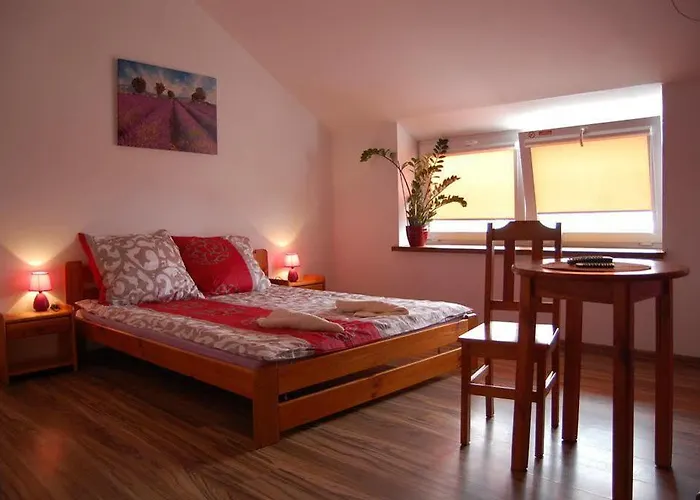 Vandrerhjem Okecie 39 - I Parking Blisko Lotnisko Okecie