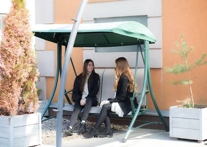 Okecie 39 - I Parking Blisko Lotnisko Okecie * Warszawa