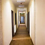 Okecie 39 - I Parking Blisko Lotnisko Okecie Hostal Varsovia