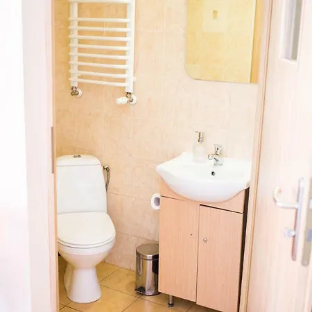 Okęcie 39 - Free Transfer To Airport Hostel Warszawa