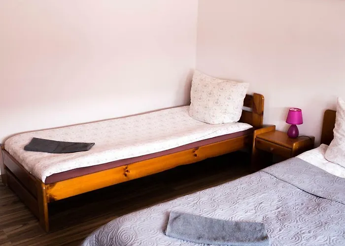 Okecie 39 - I Parking Blisko Lotnisko Okecie * Варшава